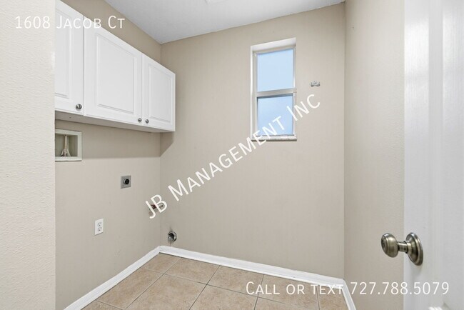 Building Photo - 1608 Jacob Ct