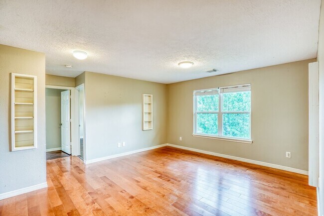 Building Photo - 2014 Harbour Cove Dr