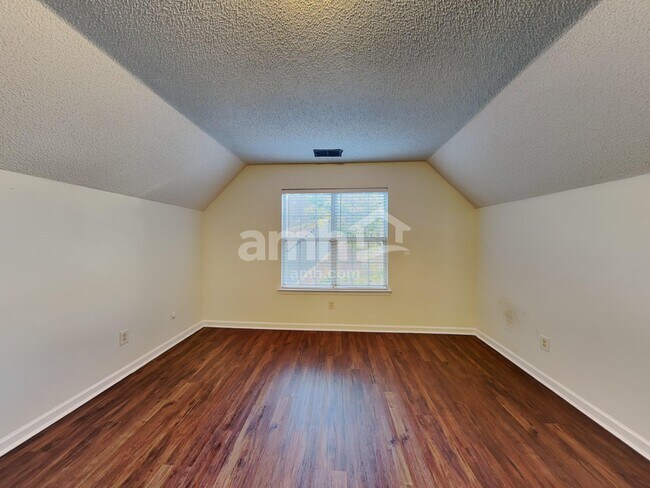 Building Photo - 4763 Asherton Pl NW