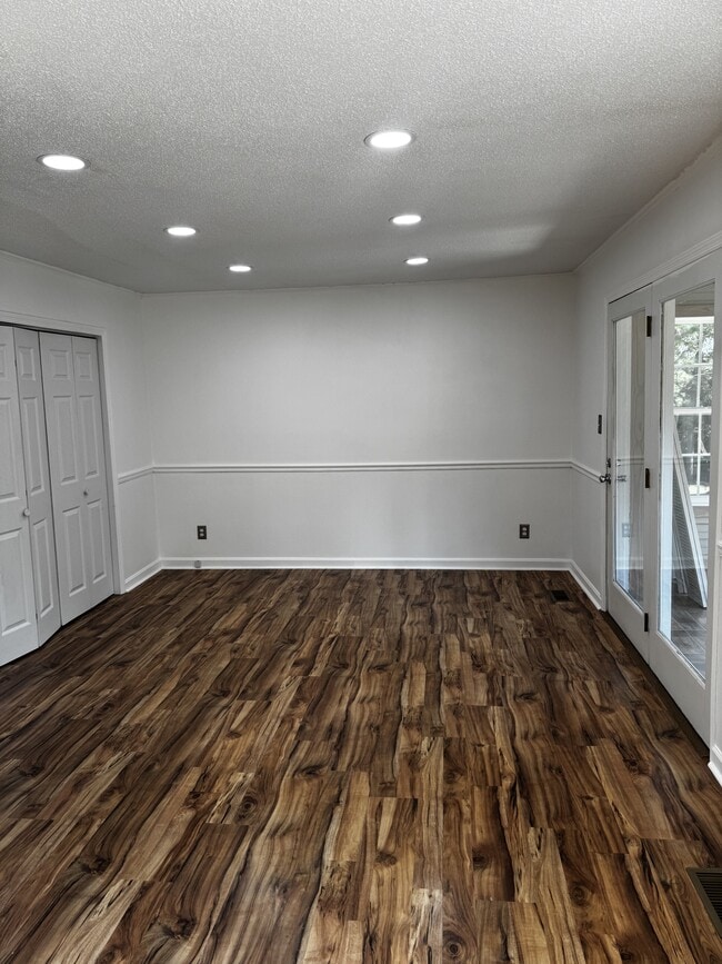 Building Photo - 5815 Permastone Lake Rd