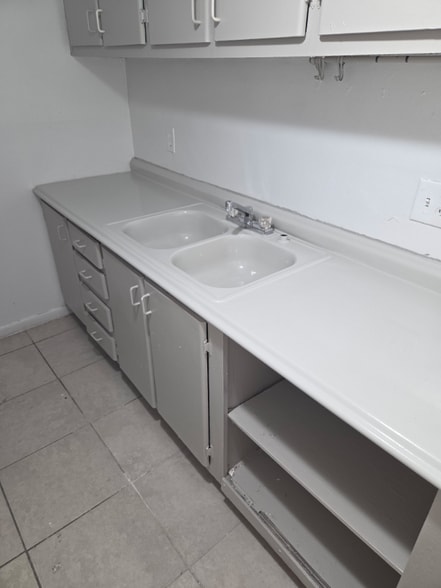 Building Photo - 2714 Pioneer Rd