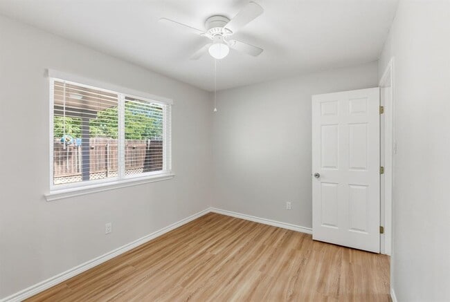 Building Photo - 12326 Tomanet Trail