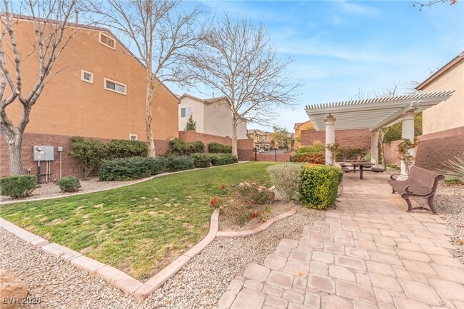 Building Photo - 10822 La Florentina Ave