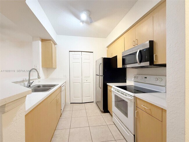 Building Photo - 308 Belmont Ln