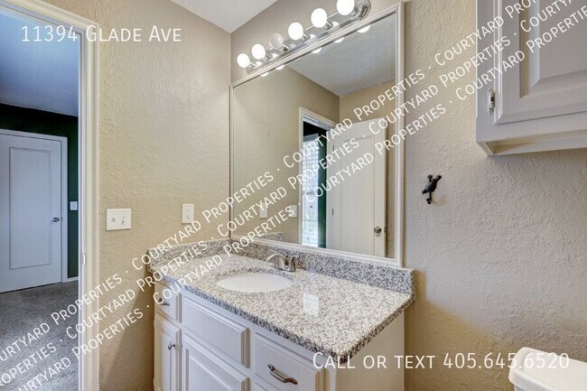 Building Photo - 11394 Glade Ave