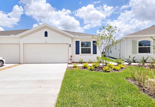 Building Photo - BRAND NEW! OUTSTANDING 3 BED/2 BATH VILLA ...