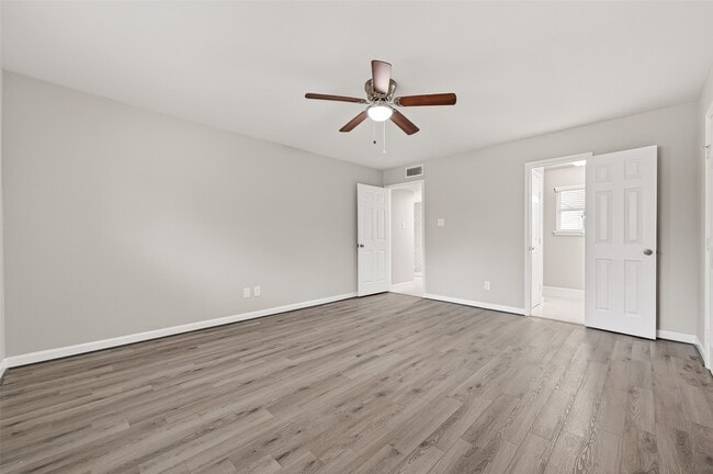 Building Photo - 7739 Antoine Dr