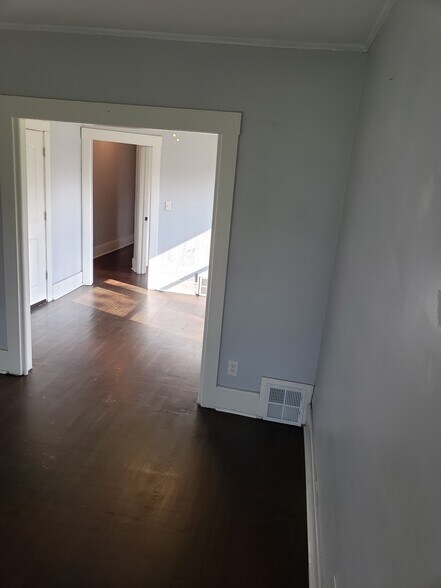 Building Photo - 2920 Columbus St