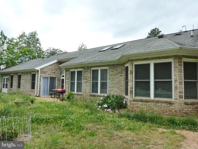 Building Photo - 267 Cedar Ridge Dr