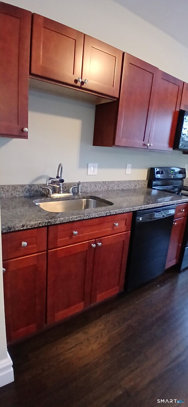 Building Photo - 23 Williams St