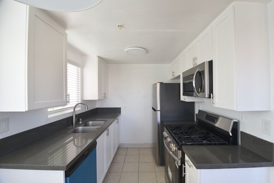 Building Photo - 5002 Tujunga Ave