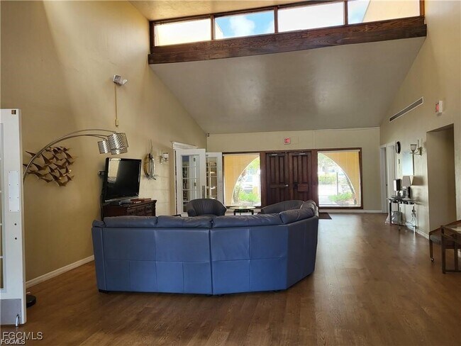 Building Photo - 6142 Whiskey Creek Dr