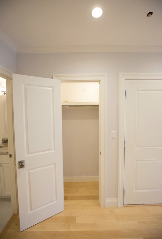 Building Photo - 290 Beacon St