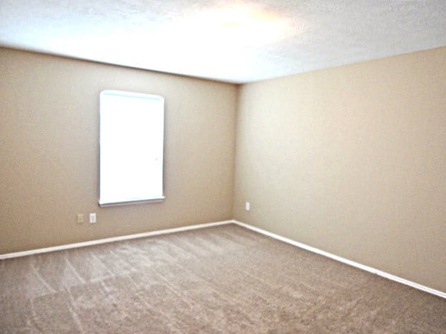 Building Photo - 18227 Thicket Grove Rd