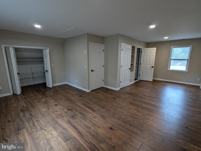 Building Photo - 1825 Chester Dr