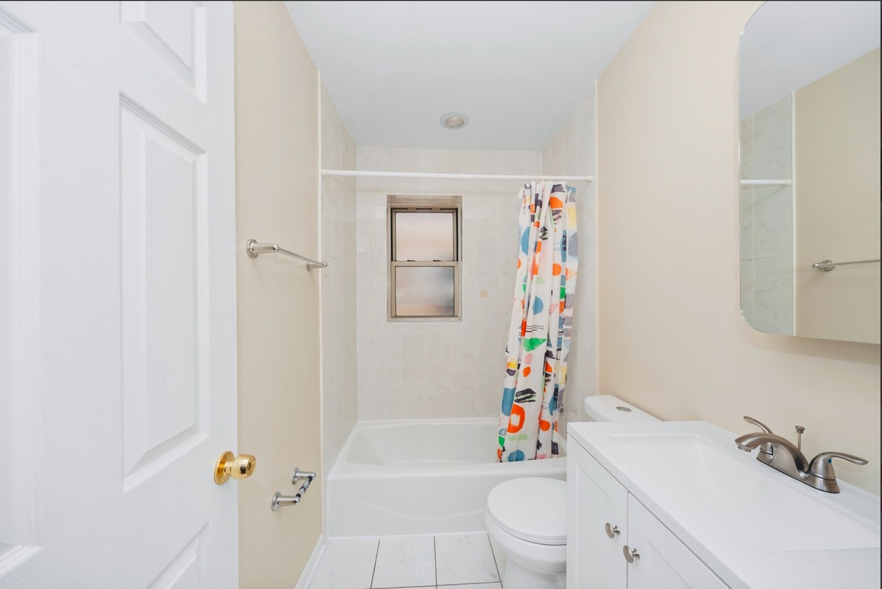 Full Bathroom-2 - 1243 W Rosemont Ave