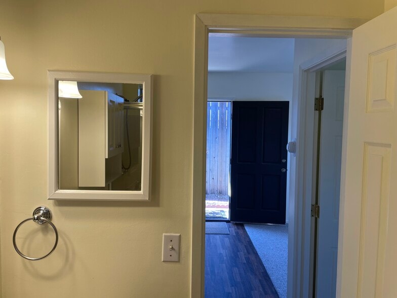 Building Photo - 4781 Avalon Ave