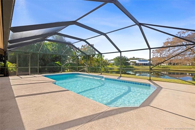Building Photo - 3074 NE Loquat Ln