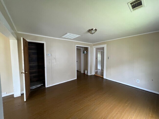 Building Photo - 3 bedroom 1 bathroom home in West Tuscaloosa