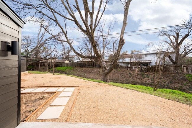 Building Photo - 5731 Wellington Dr