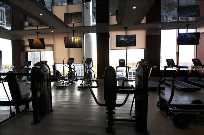 Building Photo - 11 NE 6th St