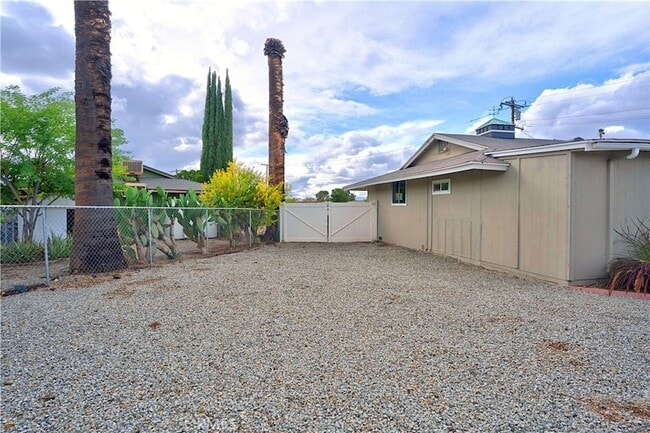 Building Photo - 26960 McCall Ct