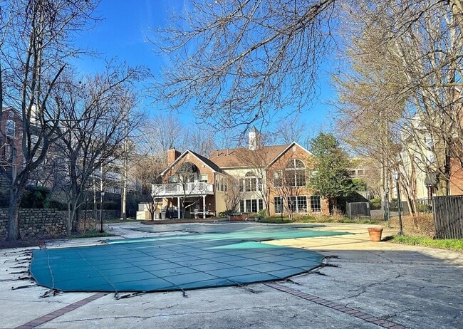 Building Photo - 1523 Lincoln Way