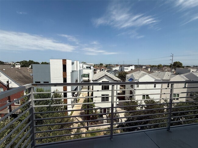 Building Photo - 505 Jackson Hill St