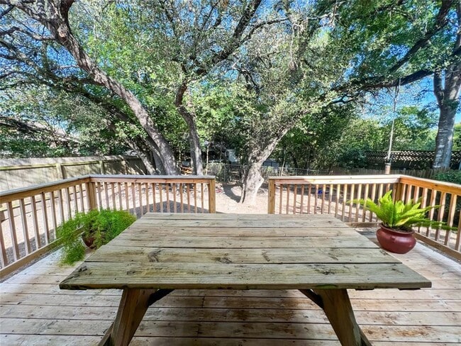 Building Photo - 12004 Thompkins Dr