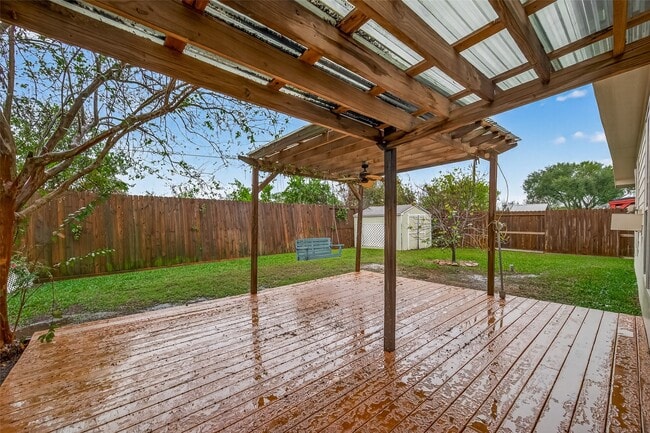 Building Photo - 2704 Hewn Rock Way