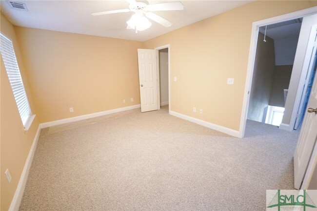 Building Photo - 292 Vining Way