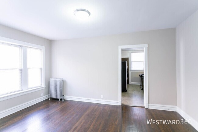 Building Photo - 5417 S Drexel Ave