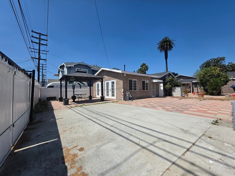 Building Photo - 1038 Raymond Ave