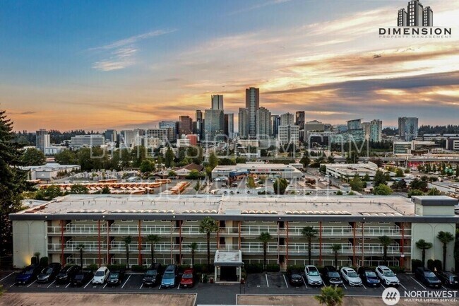 Building Photo - 1 Bedroom Condo with View in the heart of Bellvue!