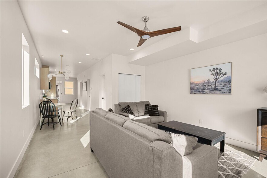 Building Photo - 3201 E 30th Ave