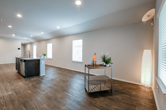 Building Photo - 2407 Poplar Copse Ct