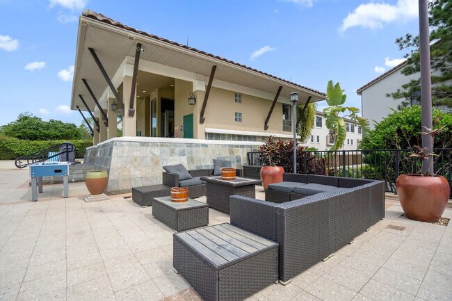 Building Photo - 14545 Damai Ln