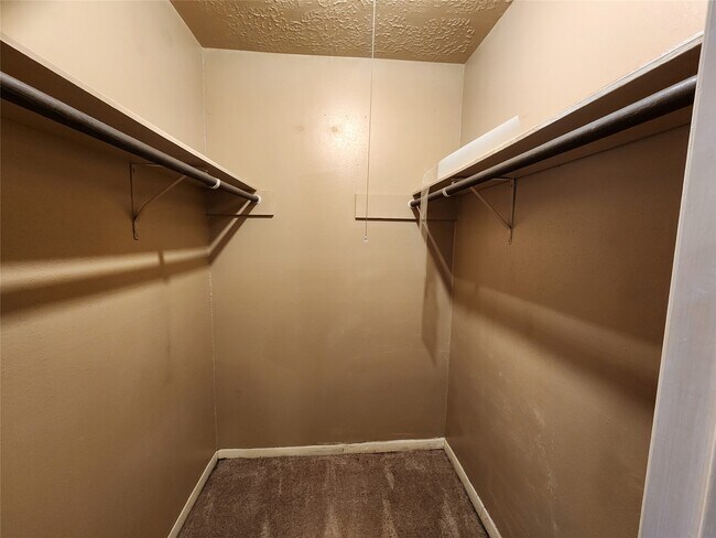 Building Photo - 1314 Mossridge Dr