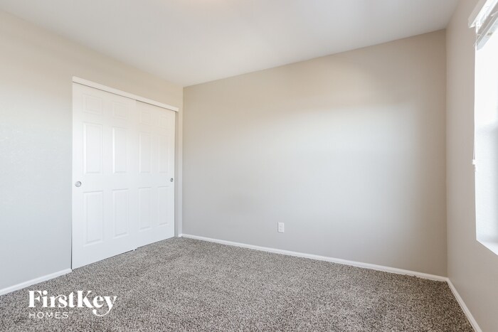 Building Photo - 6433 N Ensenada Ct