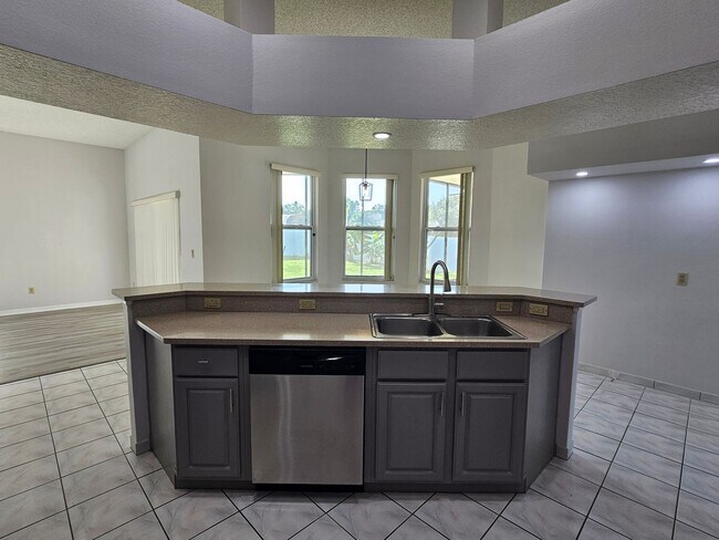 Building Photo - 6506 Canterlea Dr