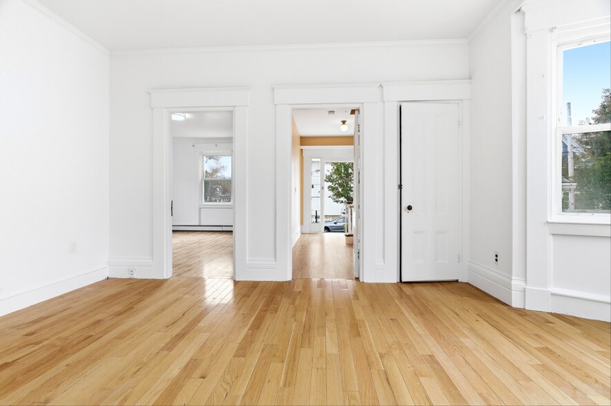 Building Photo - 34 Page St