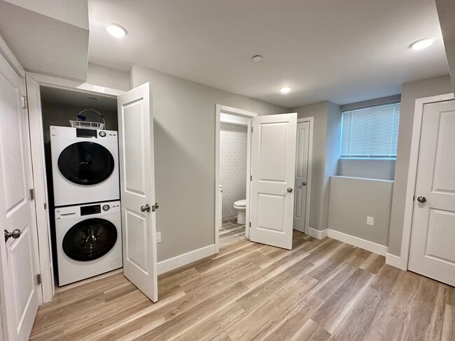 Building Photo - 2009 N Darien St