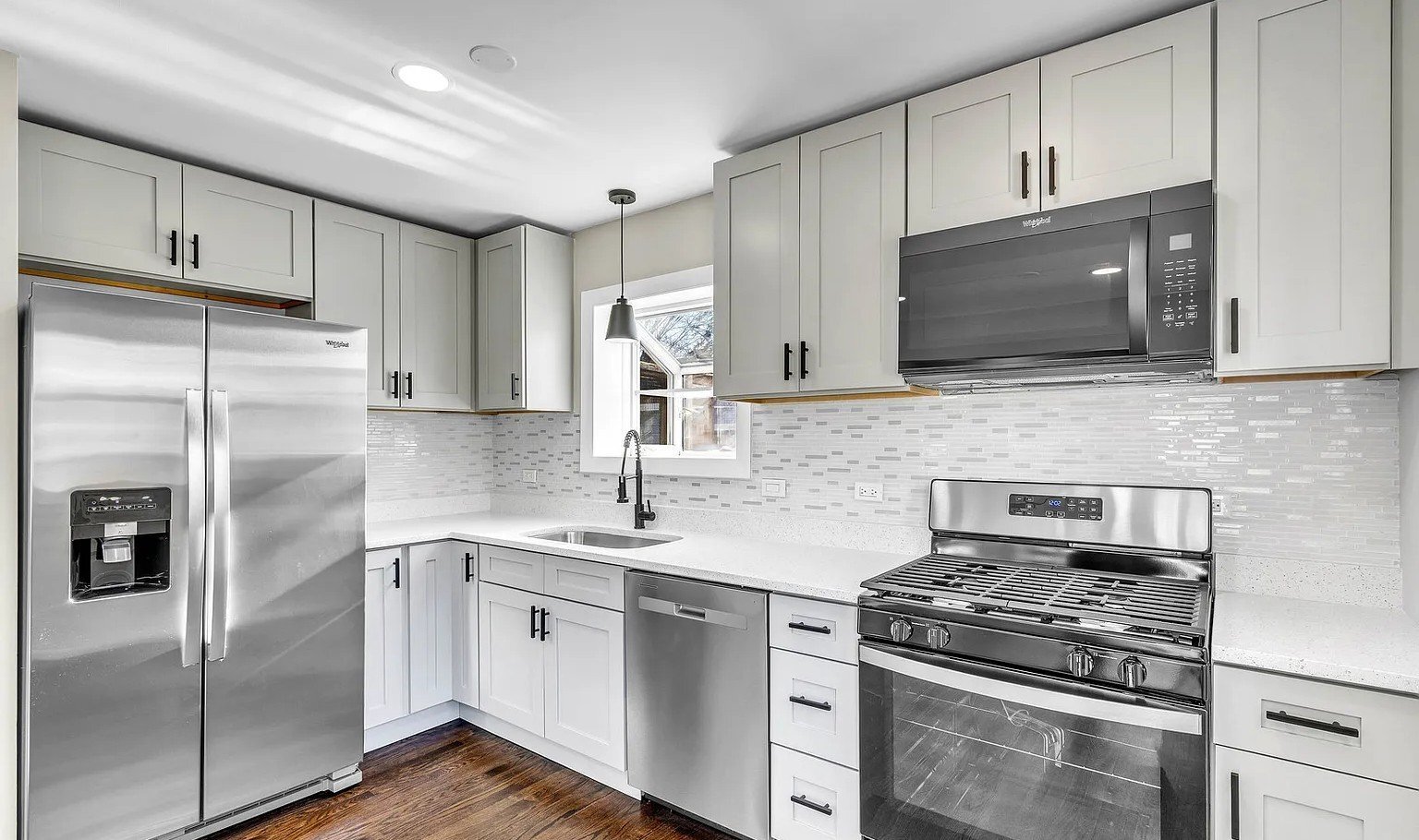 Building Photo - 11011 W Roosevelt Rd