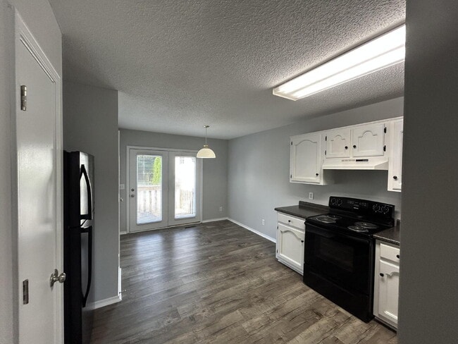 Building Photo - 3 BD 2 BA APARTMENT BY TTU FOR RENT