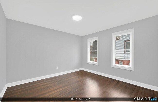 Building Photo - 144 Madison St