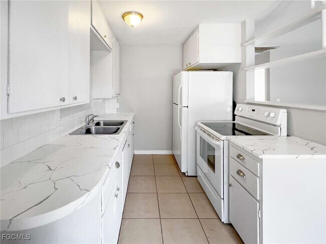 Building Photo - 9861 Orange River Blvd