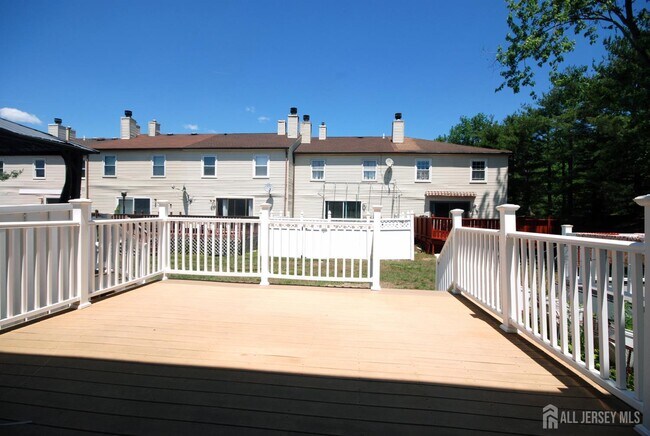 Building Photo - 21 Rosewood Ct