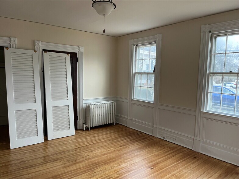 Building Photo - 73 Swezey St