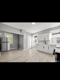 Building Photo - 362 Sigourney St