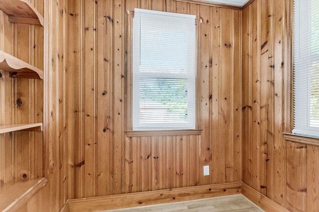 Building Photo - 3 Bed 2 Bath Home Located in Highland Park...